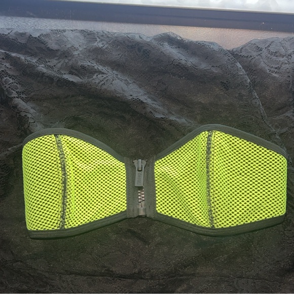 Triangl bikini top/ size x-small - Picture 1 of 3